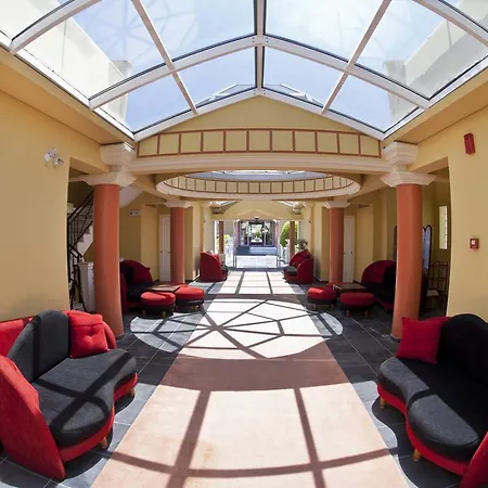 Hotel Cristina Maris 2*