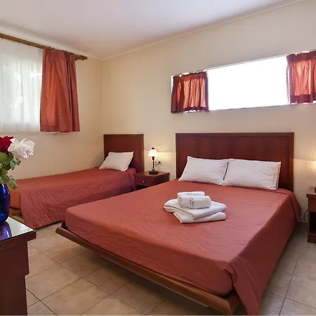 Cristina Maris Hotel 2*