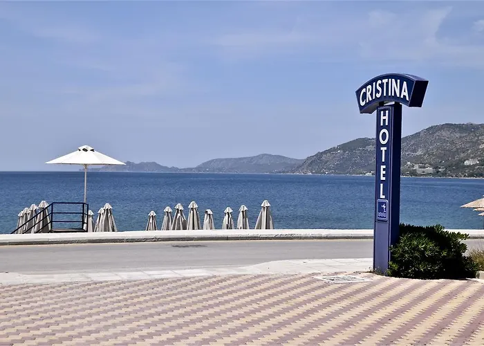 Cristina Maris Лоутраки